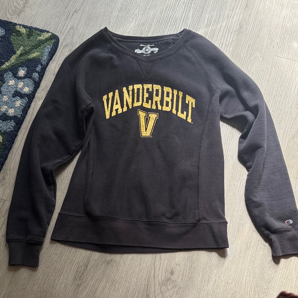 Champion Women's Black and Yellow Vanderbilt Sweater